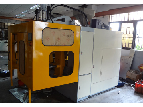 Blow Molding Machine